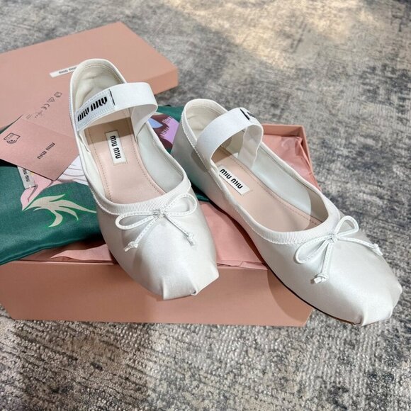 Miu Miu White Ballet Flats with Bow - Picture 3 of 8